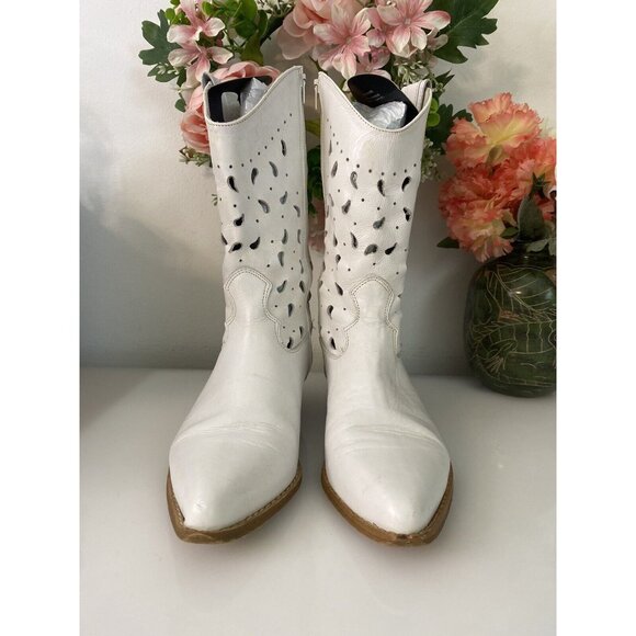 B.L.T. Santa Barbara Perforated Leather Western Boots Made in Spain Size 6 White - Picture 15 of 16